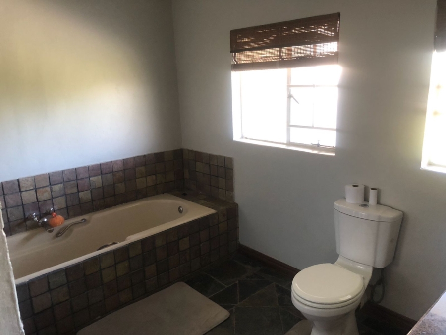  Bedroom Property for Sale in Mnandi Gauteng