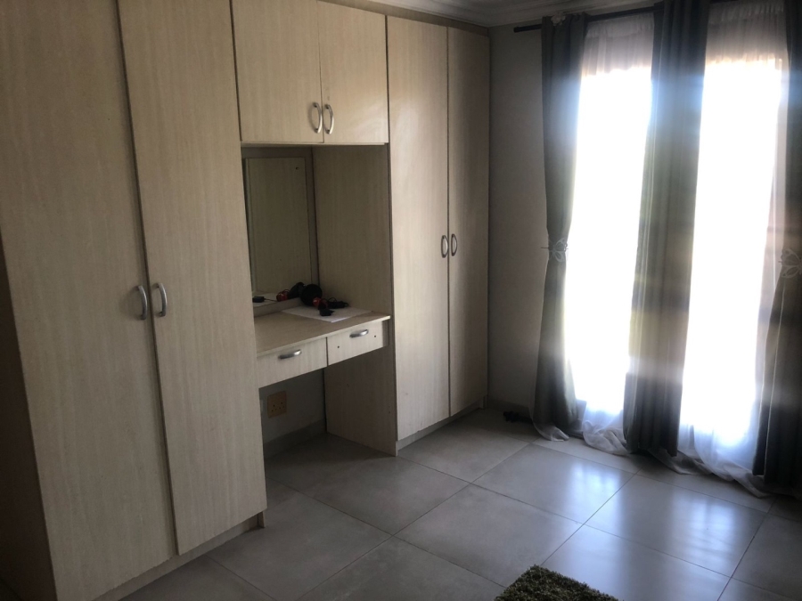  Bedroom Property for Sale in Mnandi Gauteng