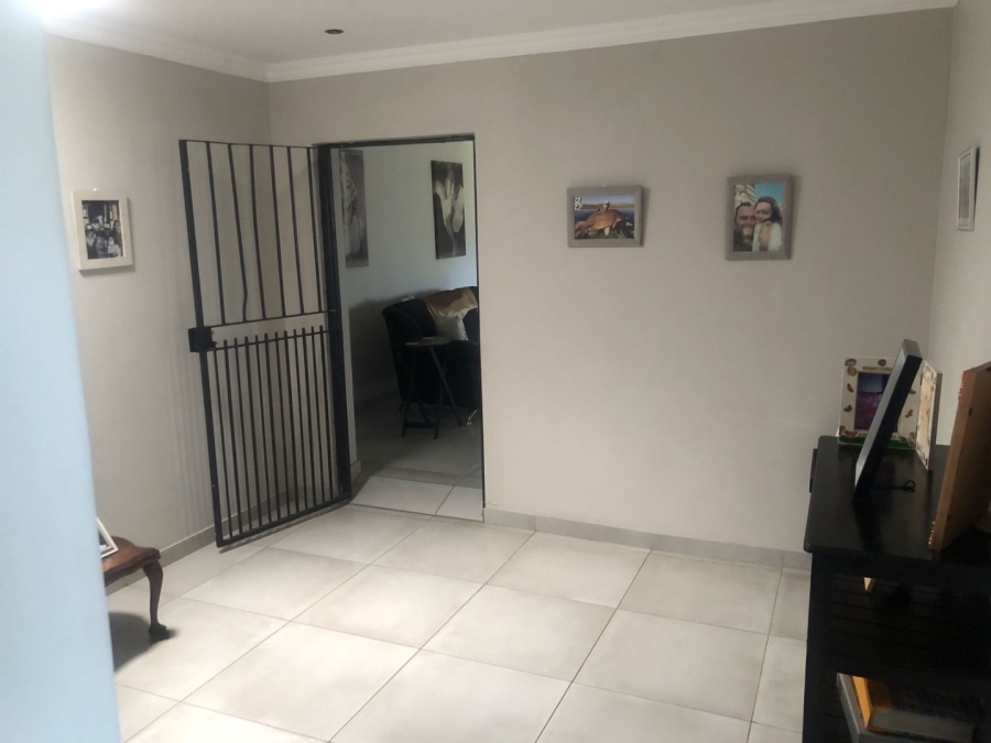  Bedroom Property for Sale in Mnandi Gauteng