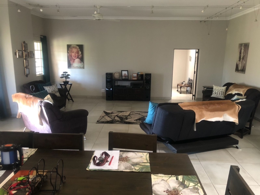  Bedroom Property for Sale in Mnandi Gauteng