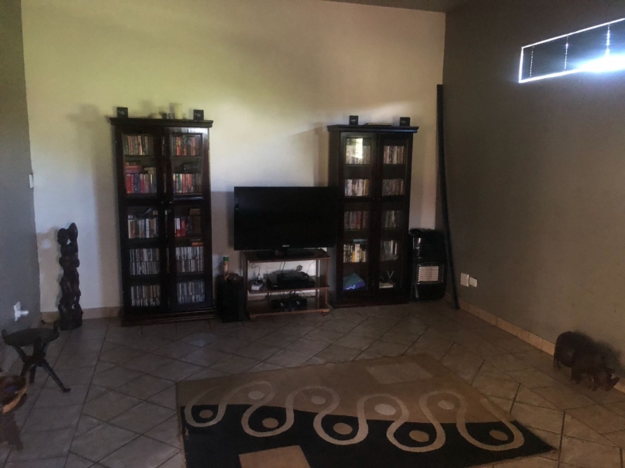  Bedroom Property for Sale in Mnandi Gauteng