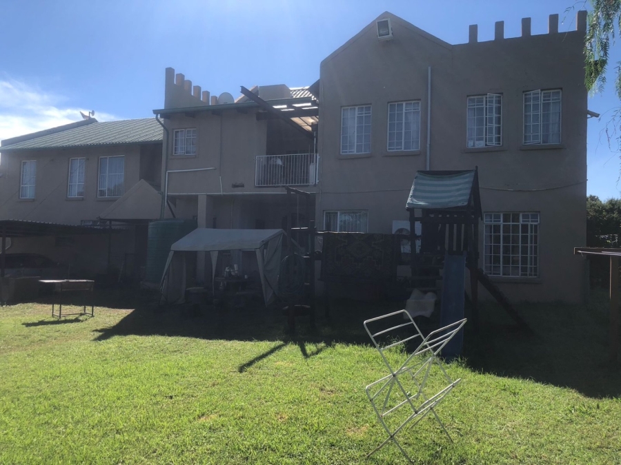  Bedroom Property for Sale in Mnandi Gauteng