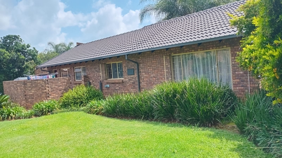 2 Bedroom Property for Sale in Pierre Van Ryneveld Gauteng