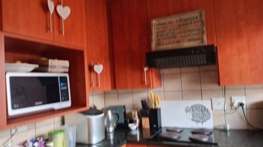 2 Bedroom Property for Sale in Pierre Van Ryneveld Gauteng