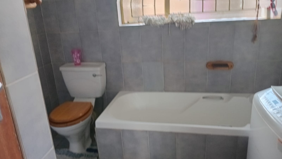 2 Bedroom Property for Sale in Pierre Van Ryneveld Gauteng