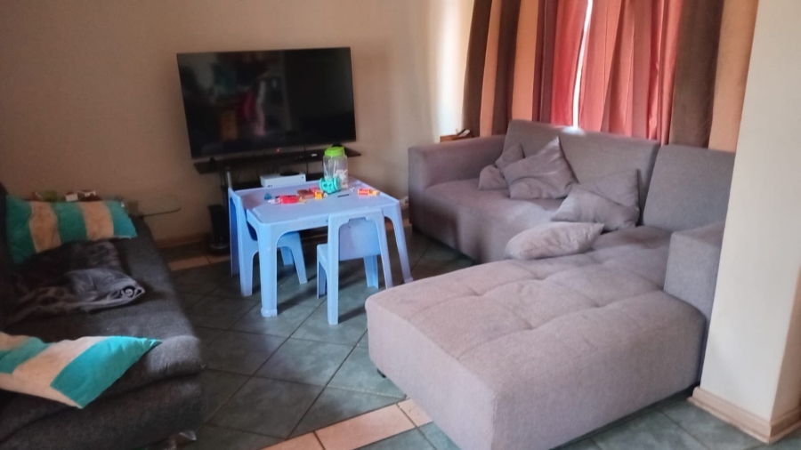 2 Bedroom Property for Sale in Pierre Van Ryneveld Gauteng