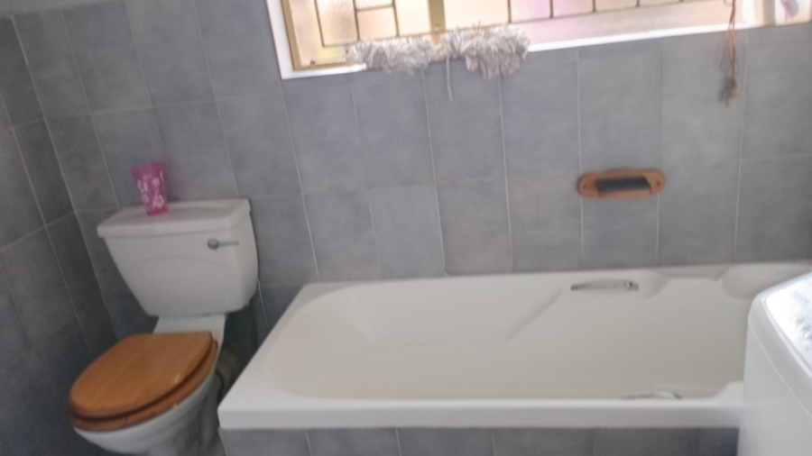 2 Bedroom Property for Sale in Pierre Van Ryneveld Gauteng