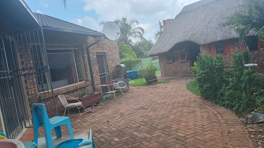 2 Bedroom Property for Sale in Pierre Van Ryneveld Gauteng