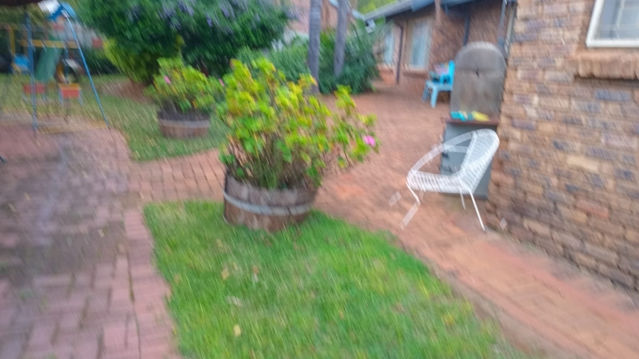 2 Bedroom Property for Sale in Pierre Van Ryneveld Gauteng