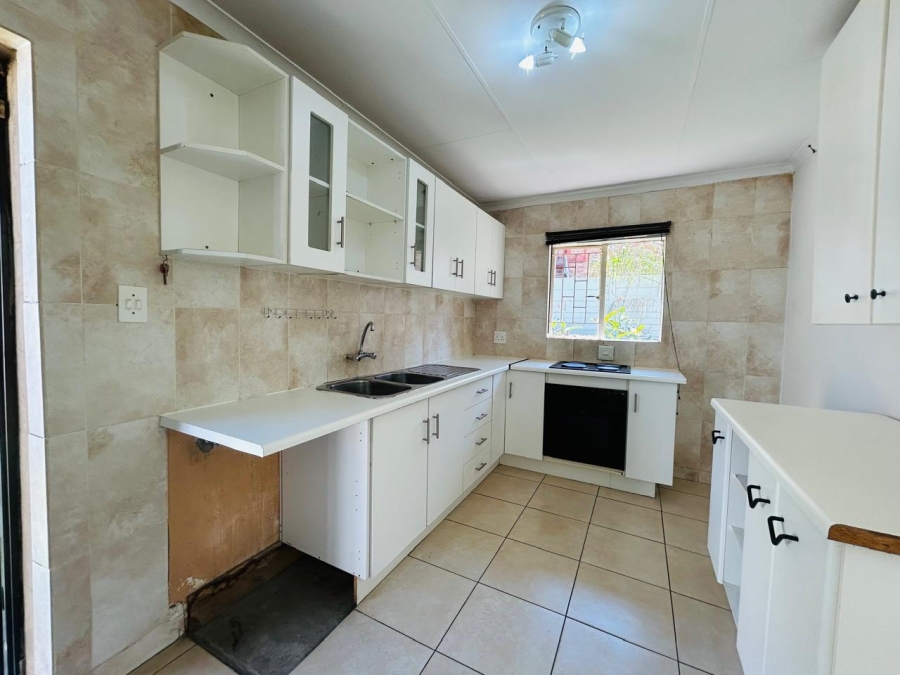 To Let 3 Bedroom Property for Rent in Vorna Valley Gauteng