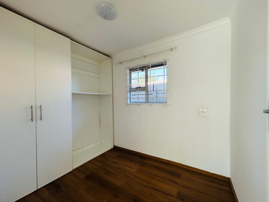 To Let 3 Bedroom Property for Rent in Vorna Valley Gauteng