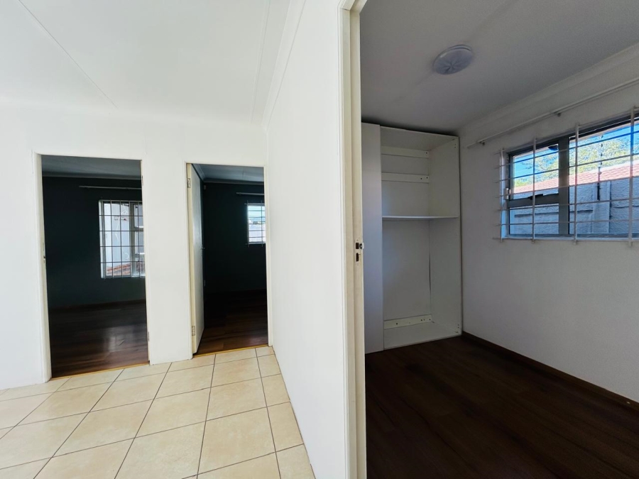 To Let 3 Bedroom Property for Rent in Vorna Valley Gauteng