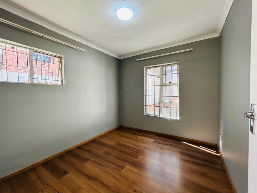 To Let 3 Bedroom Property for Rent in Vorna Valley Gauteng