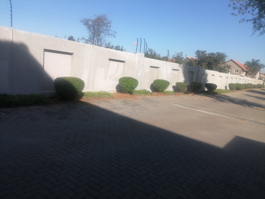 2 Bedroom Property for Sale in Beyers Park Gauteng