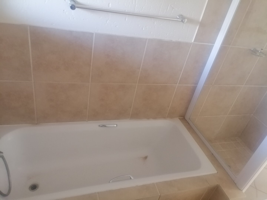 2 Bedroom Property for Sale in Beyers Park Gauteng