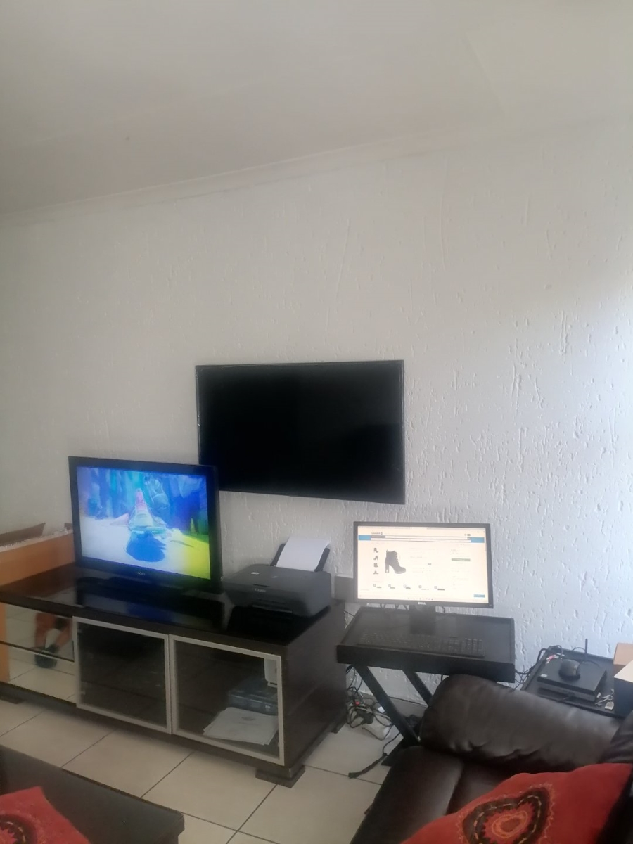 2 Bedroom Property for Sale in Beyers Park Gauteng