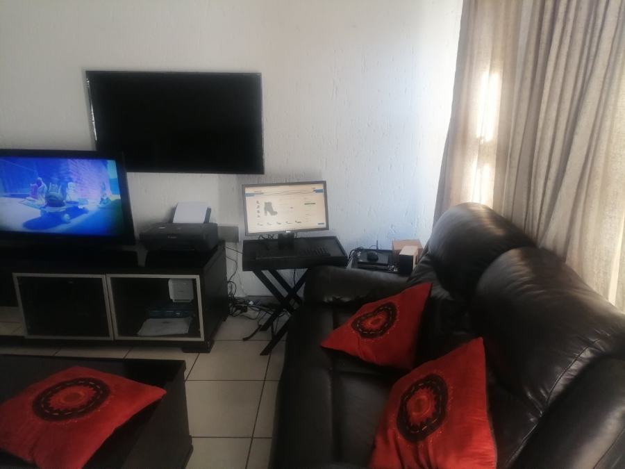 2 Bedroom Property for Sale in Beyers Park Gauteng