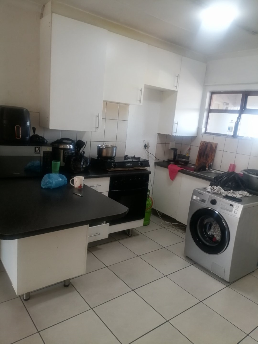 2 Bedroom Property for Sale in Beyers Park Gauteng