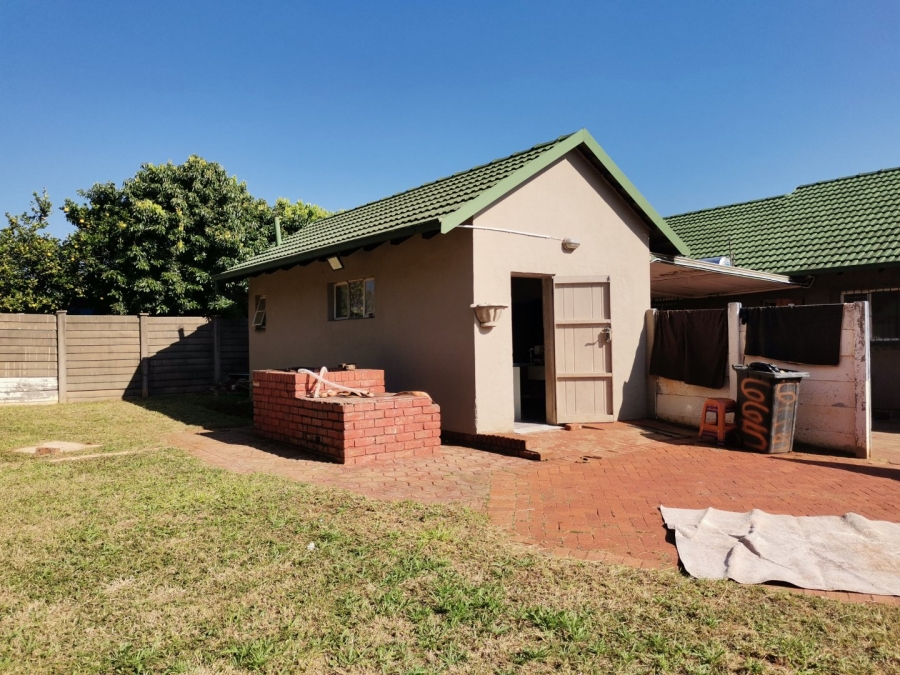 3 Bedroom Property for Sale in Dorandia Gauteng