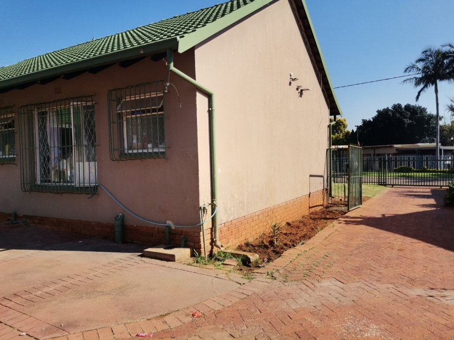 3 Bedroom Property for Sale in Dorandia Gauteng