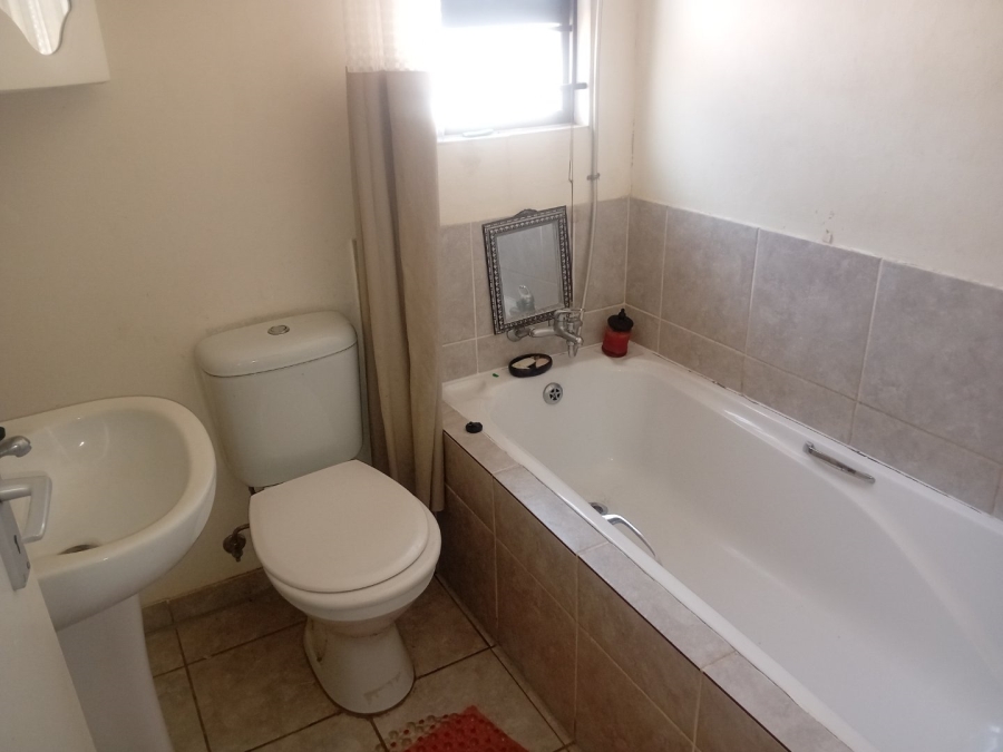 To Let 3 Bedroom Property for Rent in Kya Sands Gauteng