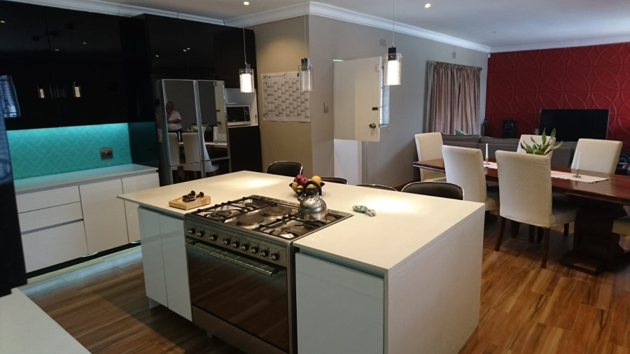 3 Bedroom Property for Sale in Edenvale Central Gauteng