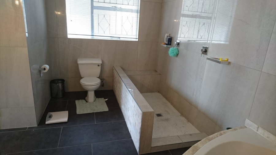 3 Bedroom Property for Sale in Edenvale Central Gauteng