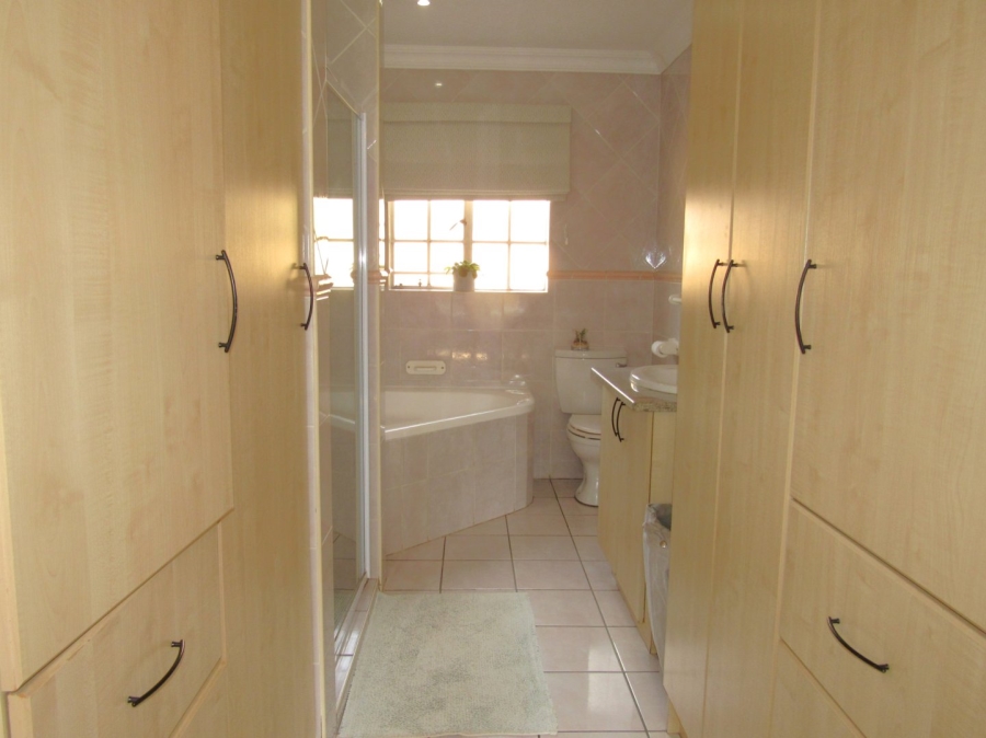 3 Bedroom Property for Sale in Clubview West Gauteng
