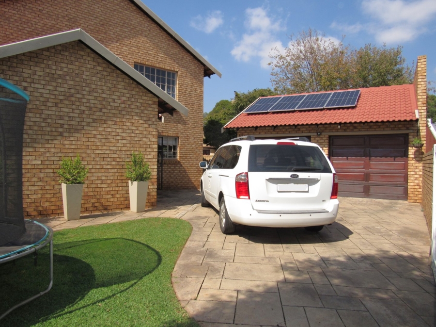 3 Bedroom Property for Sale in Clubview West Gauteng