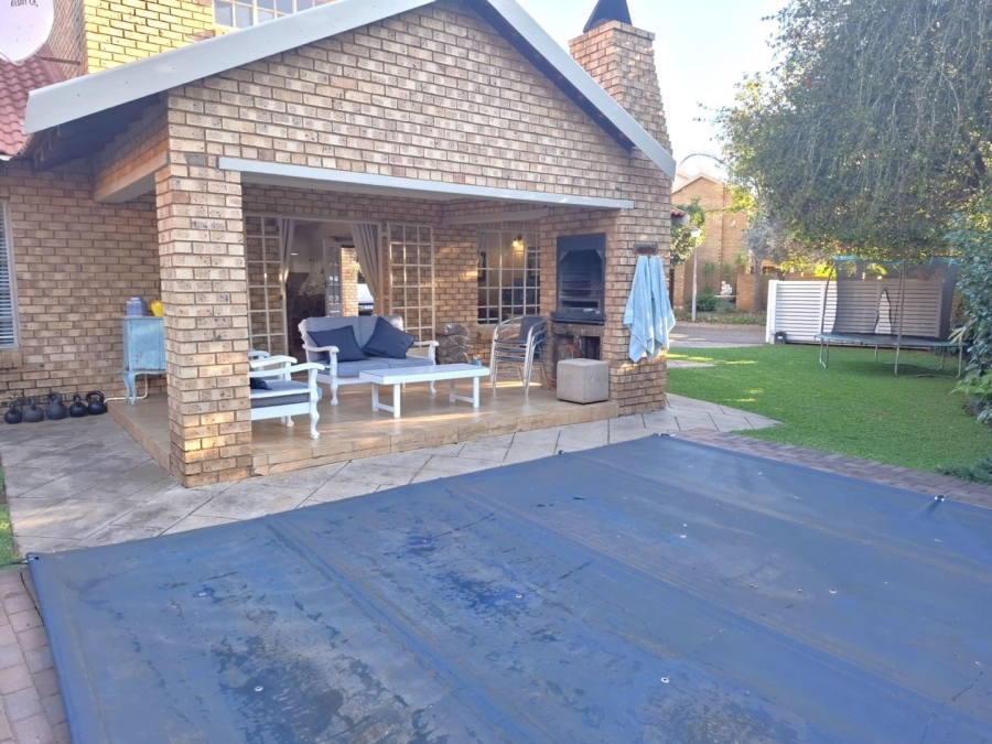 3 Bedroom Property for Sale in Clubview West Gauteng