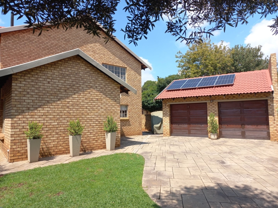 3 Bedroom Property for Sale in Clubview West Gauteng