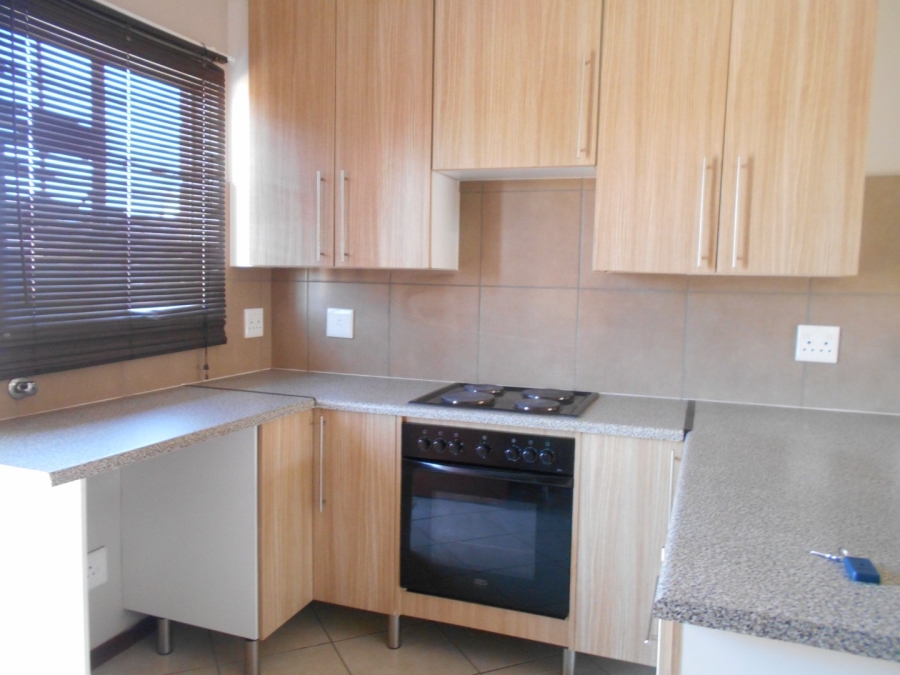 To Let 2 Bedroom Property for Rent in Monavoni Gauteng