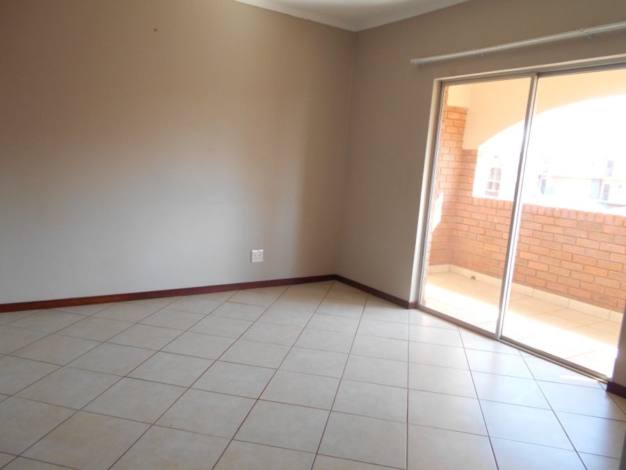 To Let 2 Bedroom Property for Rent in Monavoni Gauteng