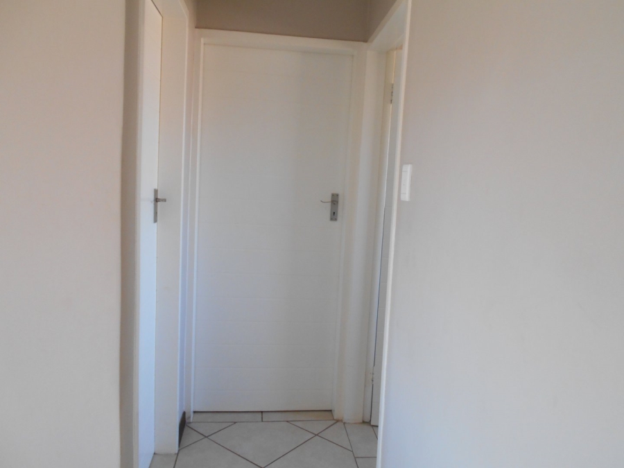 To Let 2 Bedroom Property for Rent in Monavoni Gauteng
