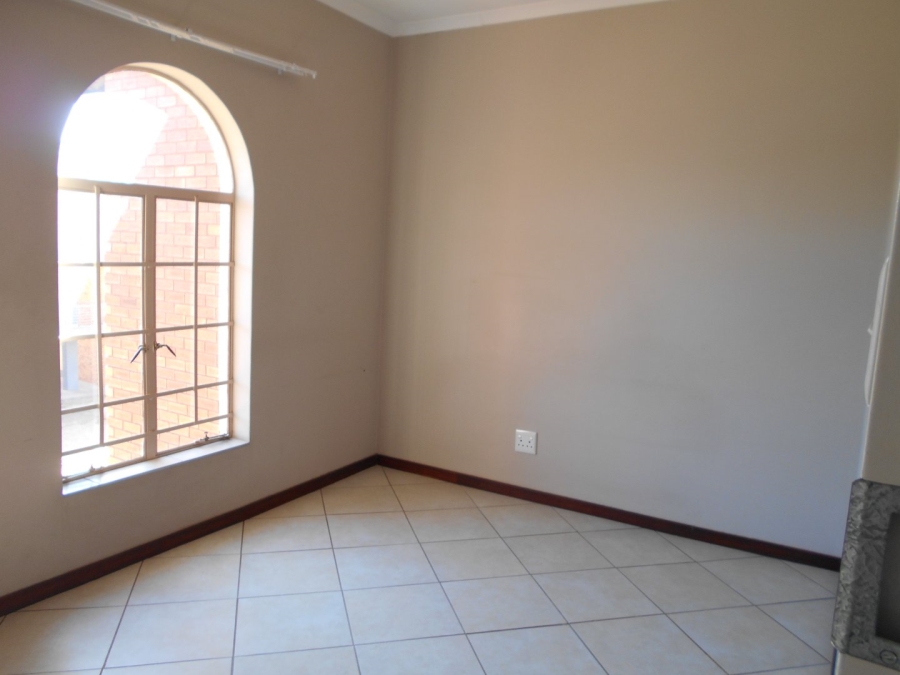 To Let 2 Bedroom Property for Rent in Monavoni Gauteng