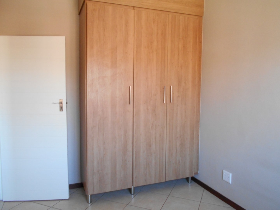 To Let 2 Bedroom Property for Rent in Monavoni Gauteng