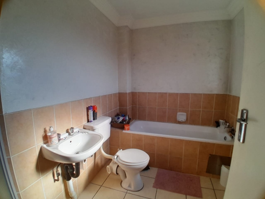 4 Bedroom Property for Sale in Nkwe Estate Gauteng