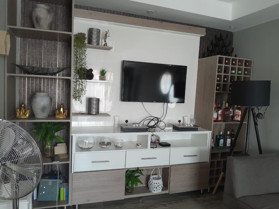 4 Bedroom Property for Sale in Nkwe Estate Gauteng