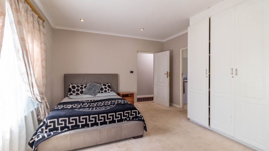 To Let 7 Bedroom Property for Rent in Observatory Gauteng