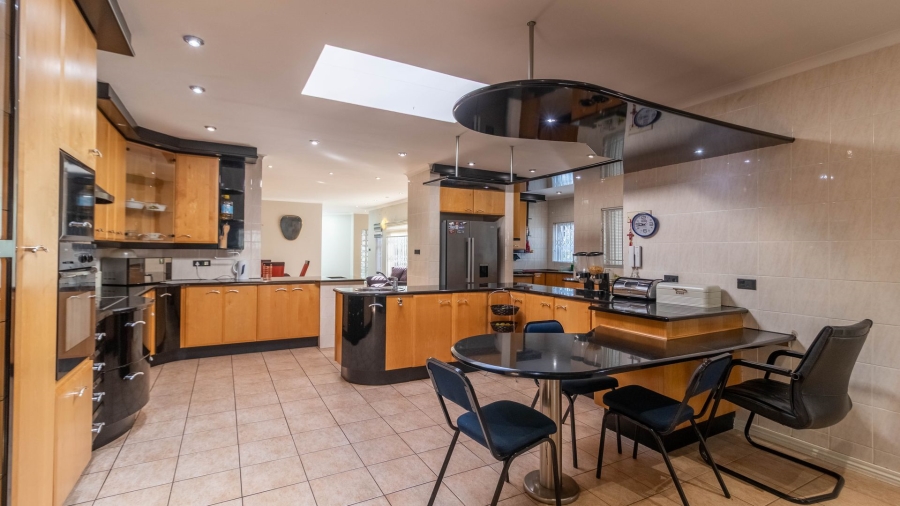 7 Bedroom Property for Sale in Observatory Gauteng