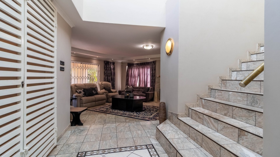 7 Bedroom Property for Sale in Observatory Gauteng