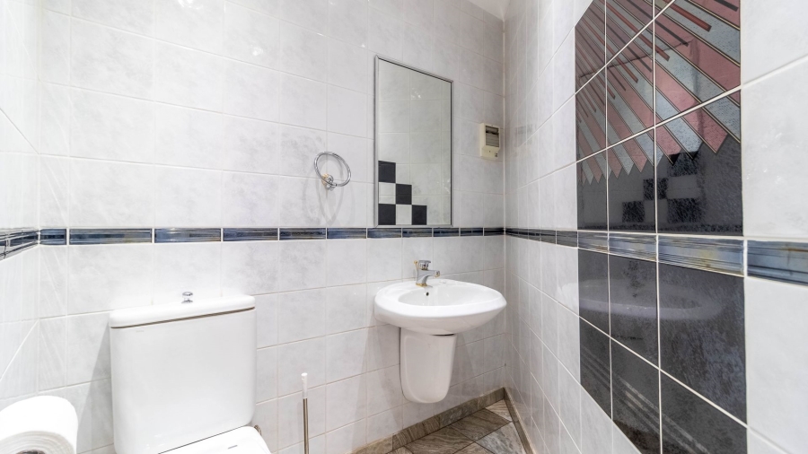 7 Bedroom Property for Sale in Observatory Gauteng