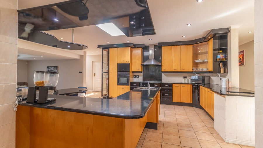 7 Bedroom Property for Sale in Observatory Gauteng