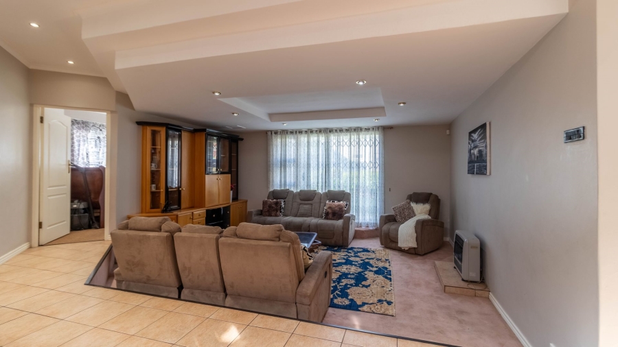 7 Bedroom Property for Sale in Observatory Gauteng