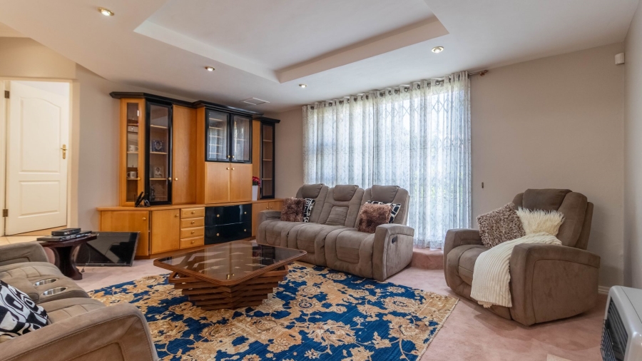 7 Bedroom Property for Sale in Observatory Gauteng