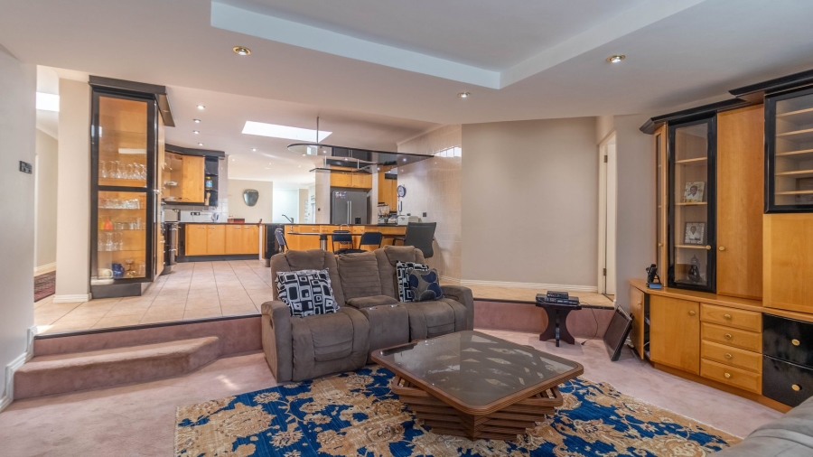 7 Bedroom Property for Sale in Observatory Gauteng