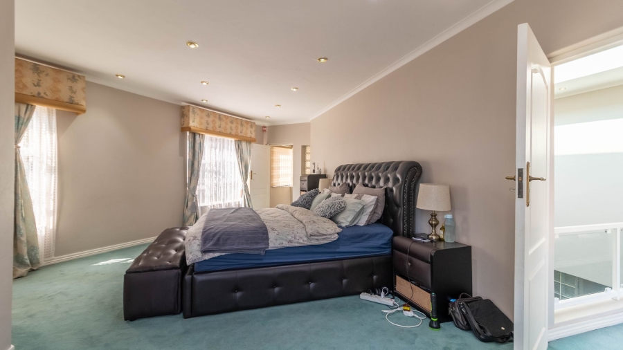 7 Bedroom Property for Sale in Observatory Gauteng