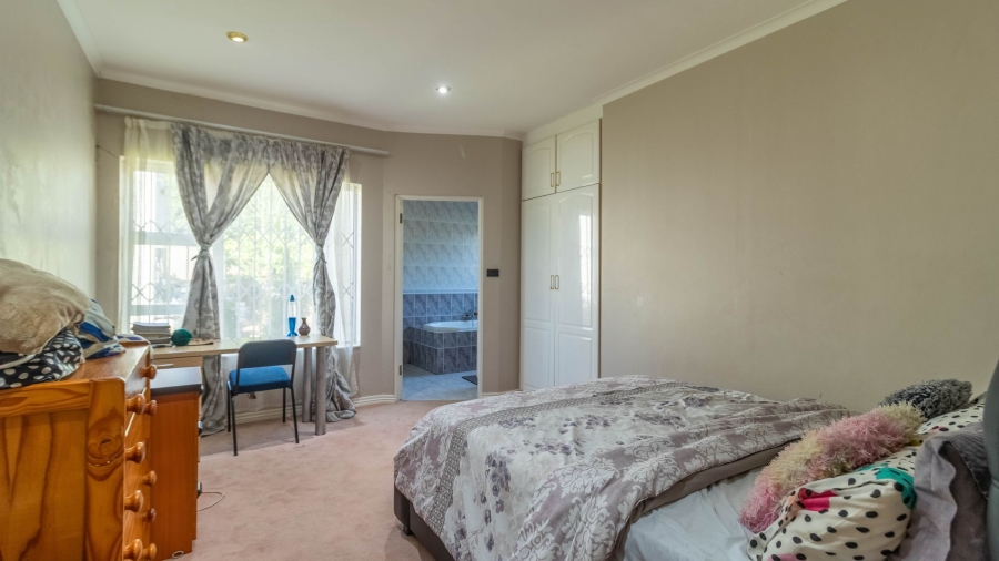 7 Bedroom Property for Sale in Observatory Gauteng