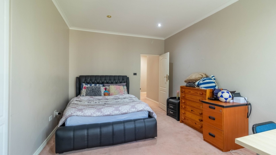 7 Bedroom Property for Sale in Observatory Gauteng