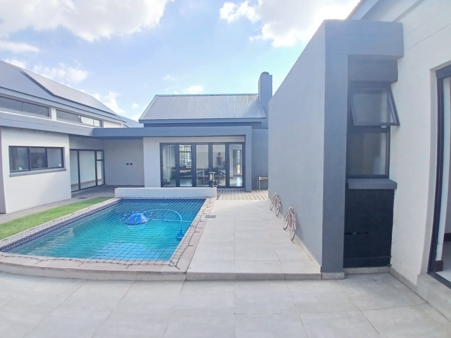 4 Bedroom Property for Sale in Midstream Estate Gauteng
